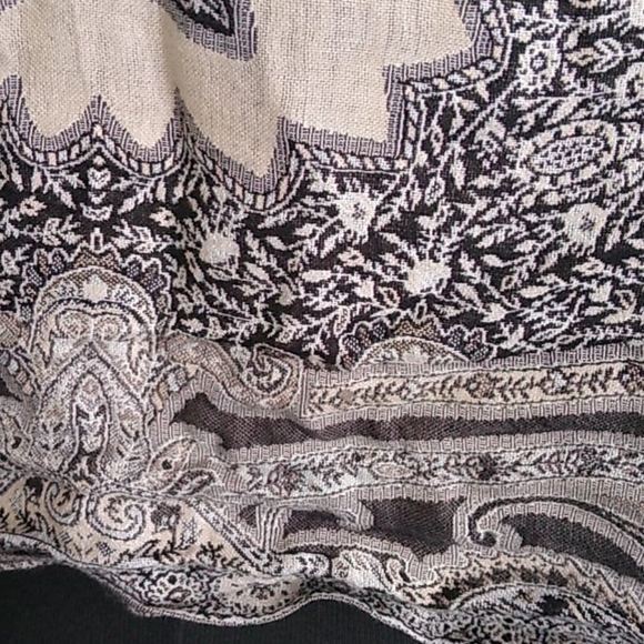 Multi color Scarf/wrap - Picture 5 of 5